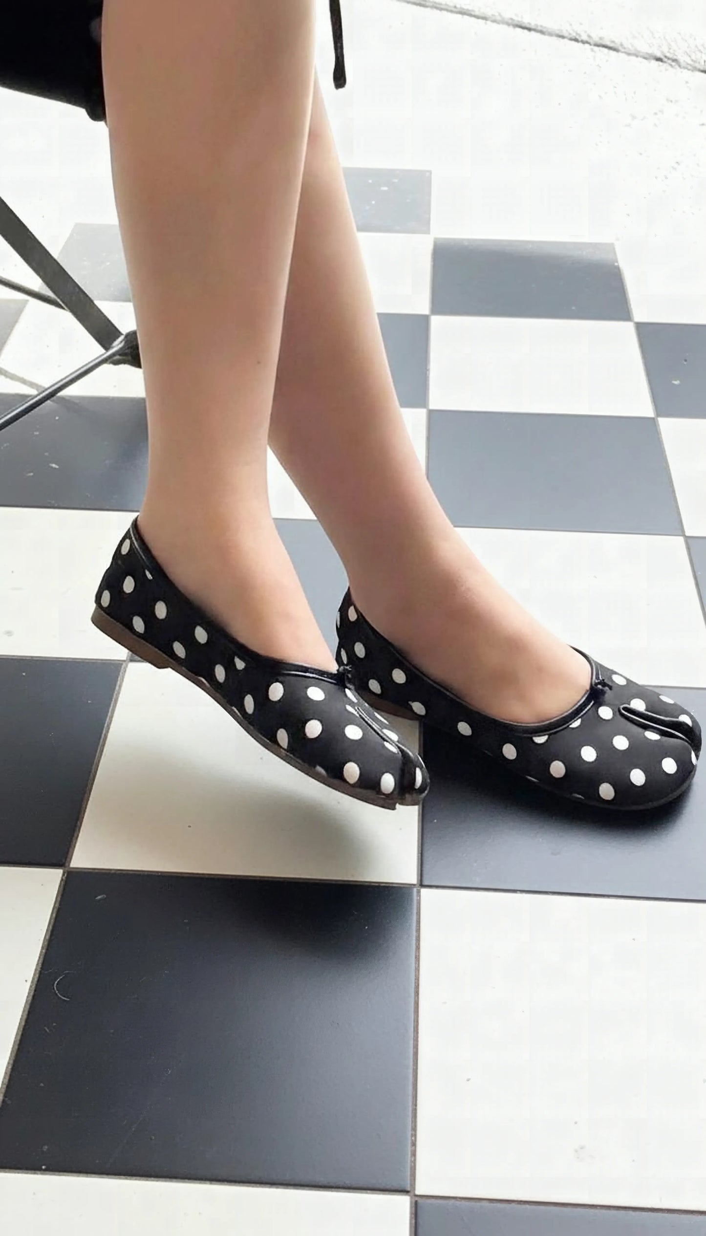 Tabis Polka Dots Split-Toe Ballet 🖤🤍