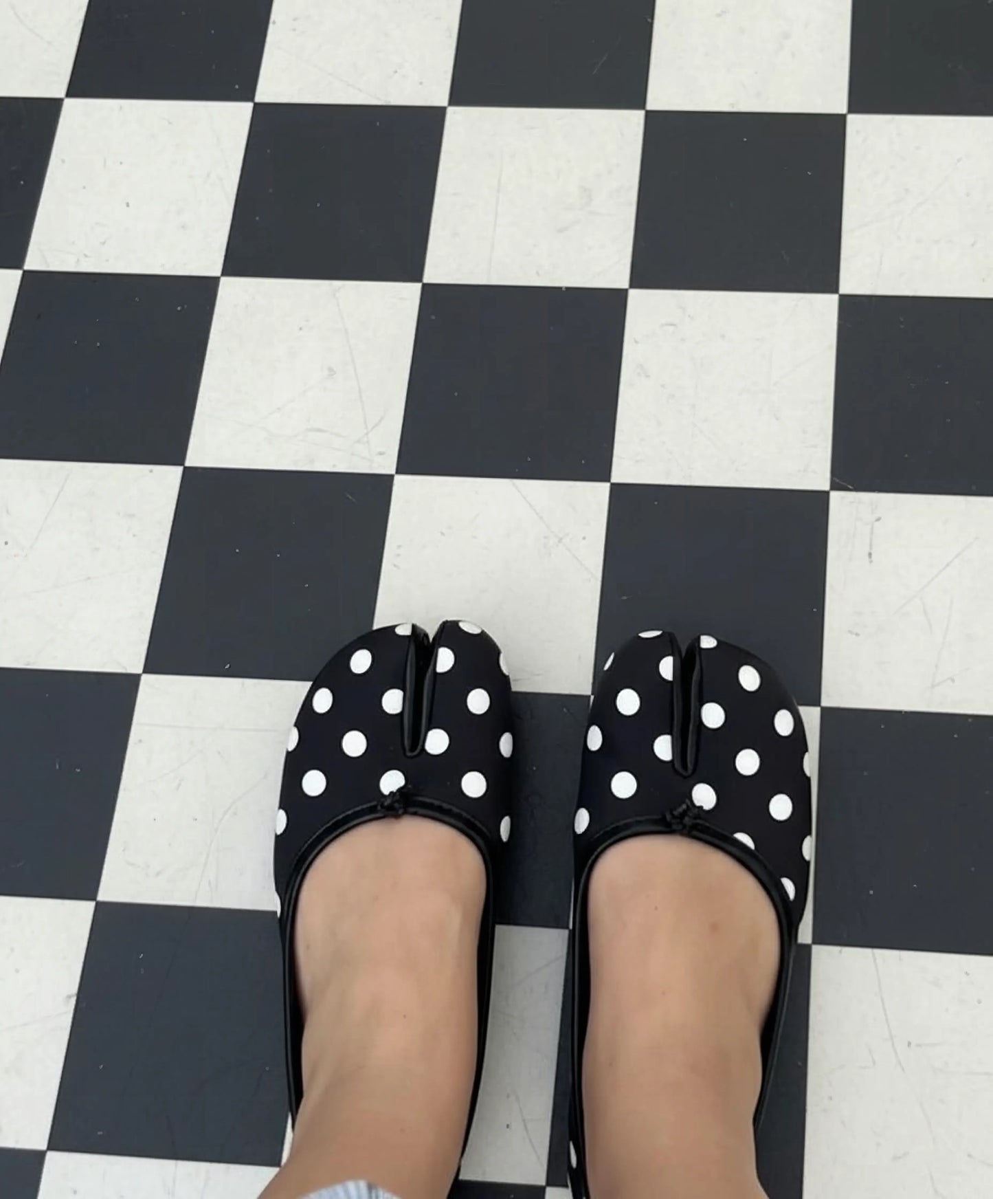 Tabis Polka Dots Split-Toe Ballet 🖤🤍